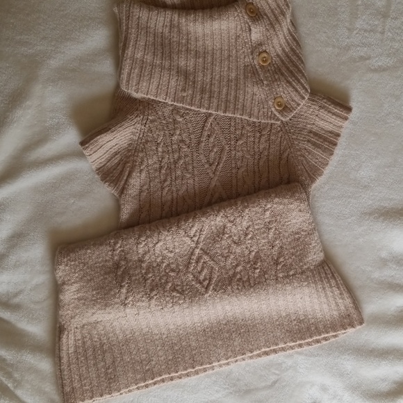 Gap short sleeve sweater dress,/ used - Picture 3 of 7